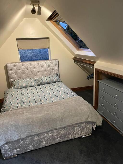 3 Double Bedroomed Flat, Acton. London, Uk Экстерьер фото