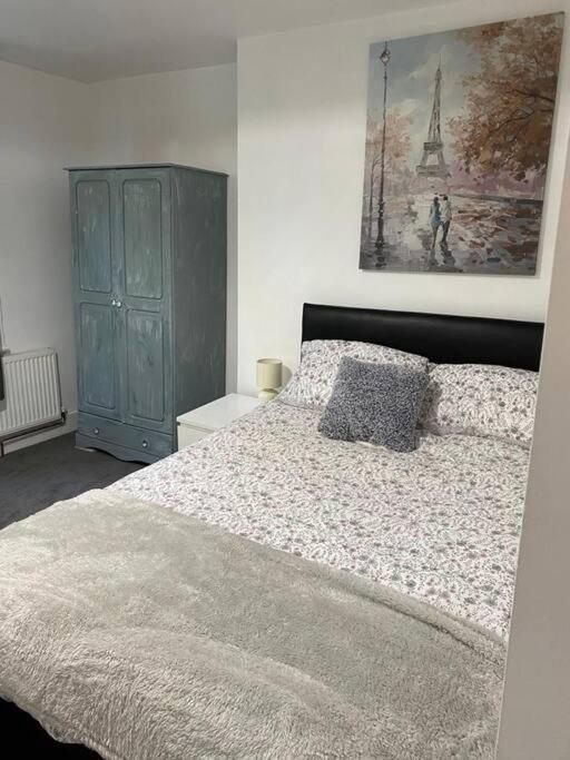 3 Double Bedroomed Flat, Acton. London, Uk Экстерьер фото